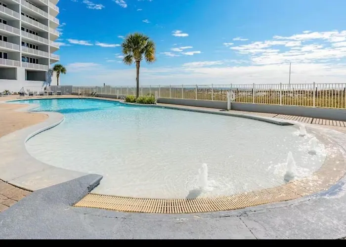 Lighthouse #807 Beachfront Apartment